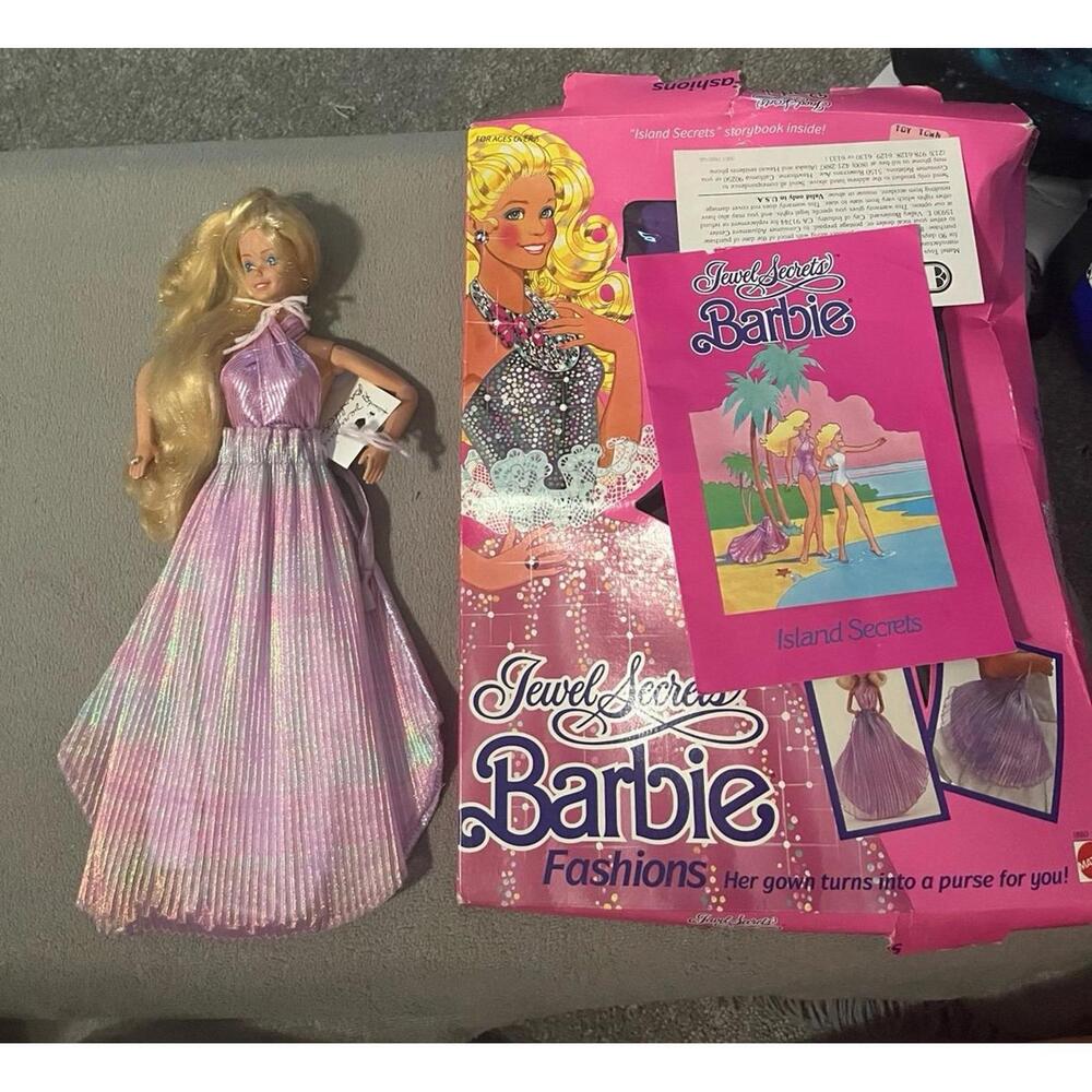 Jewel secrets Barbie wearing jewel secrets fashion